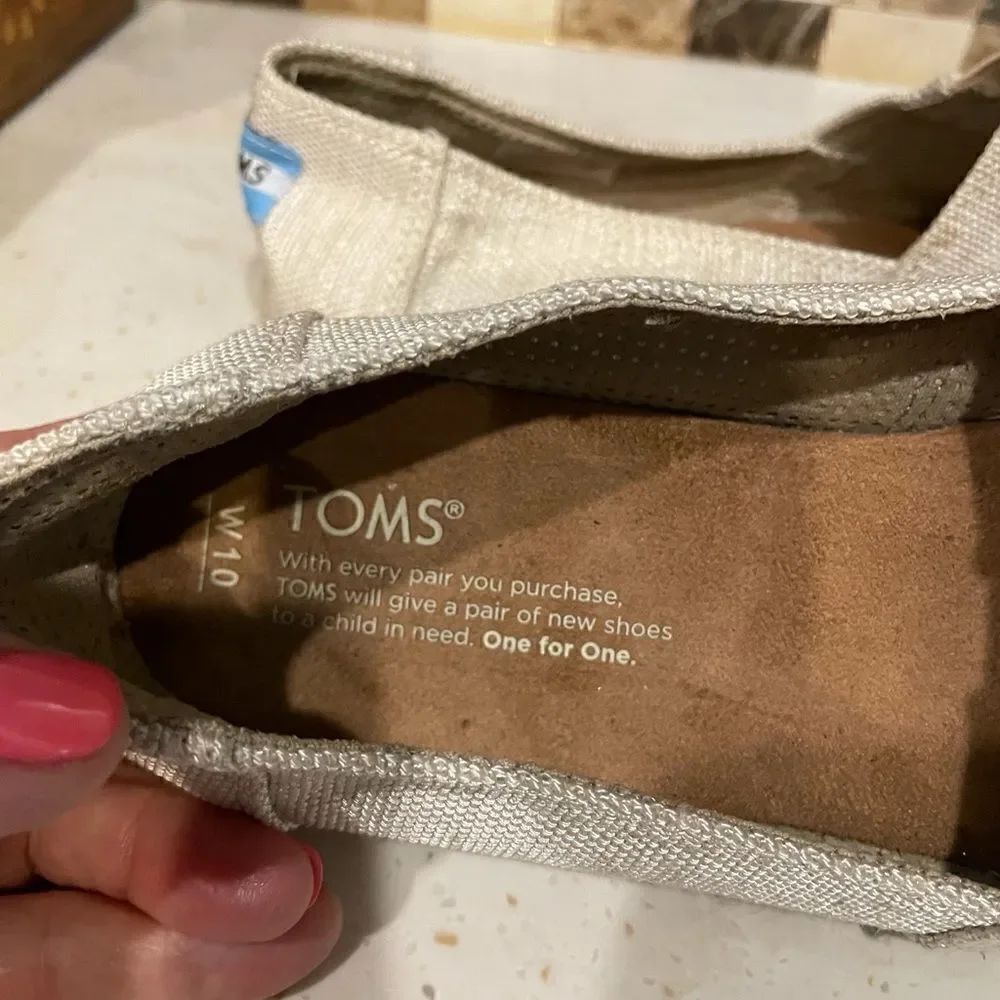 Toms Open Toe Shoes - Picture 3 of 4